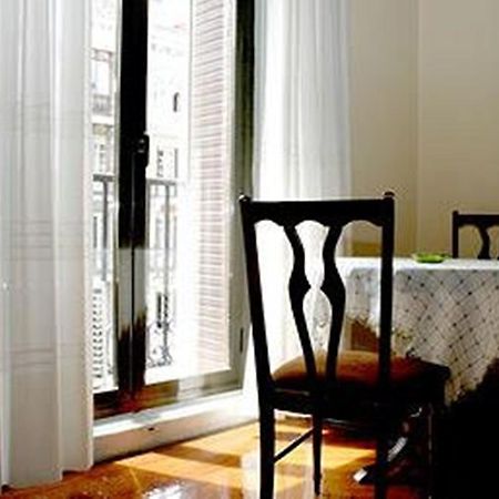 Hostal Delfina Madrid Exteriör bild