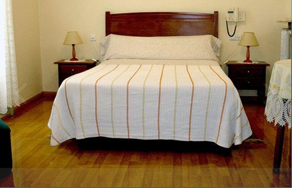 Hostal Delfina Madrid Rum bild